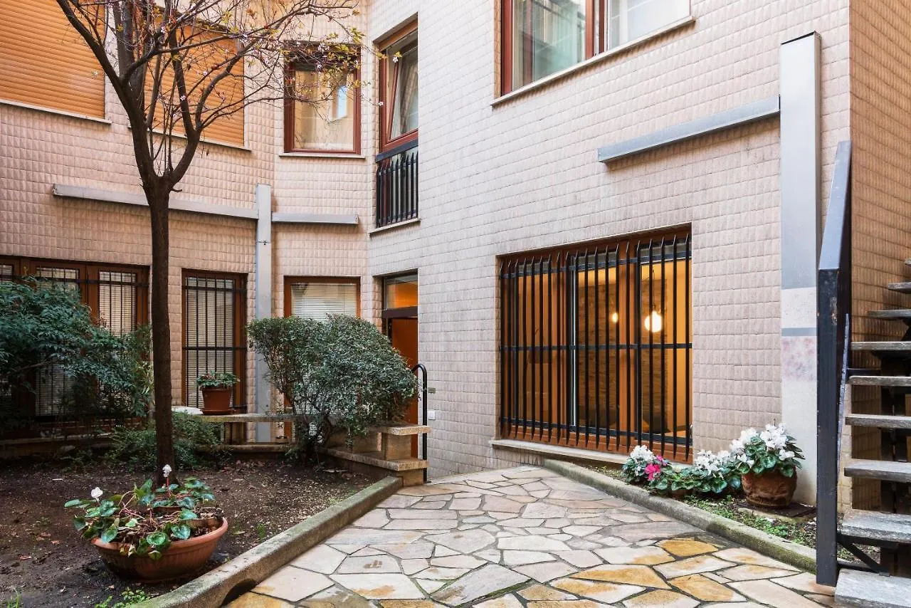 Apartment Spazio M&M Cellini 3 Milan Italy